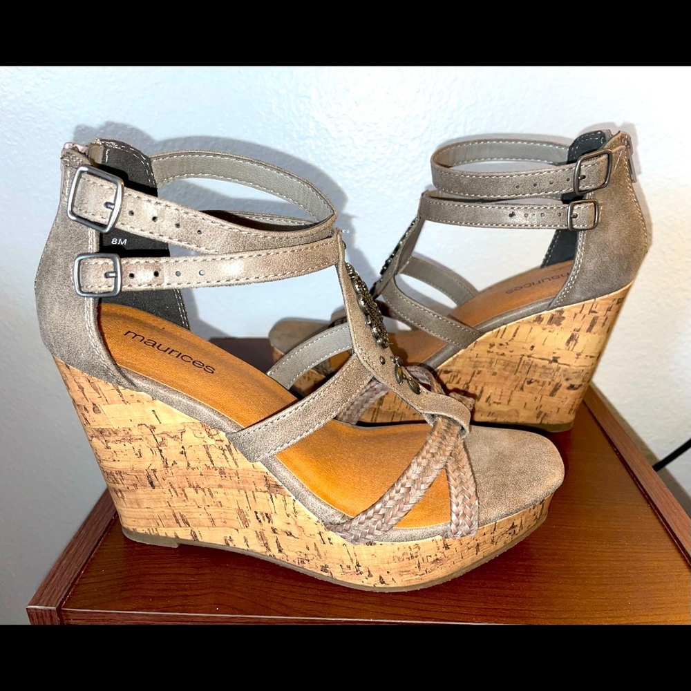 NWOT Maurices wedge sandals size 8